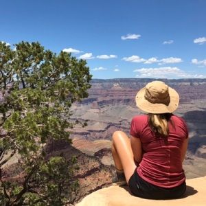 Meet your Posher, Sara